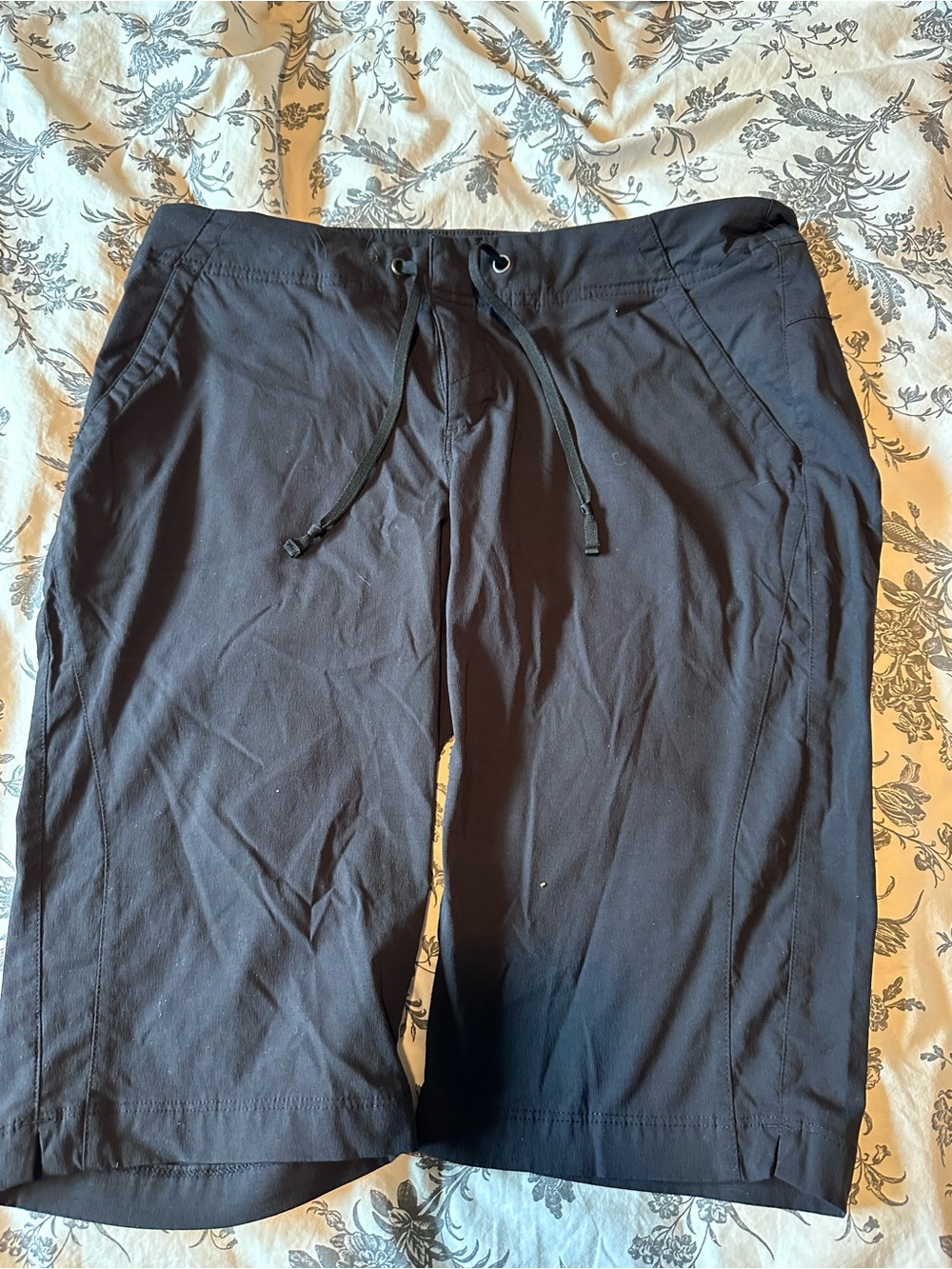 Columbia Black Women's Drawstring Jogger Shorts